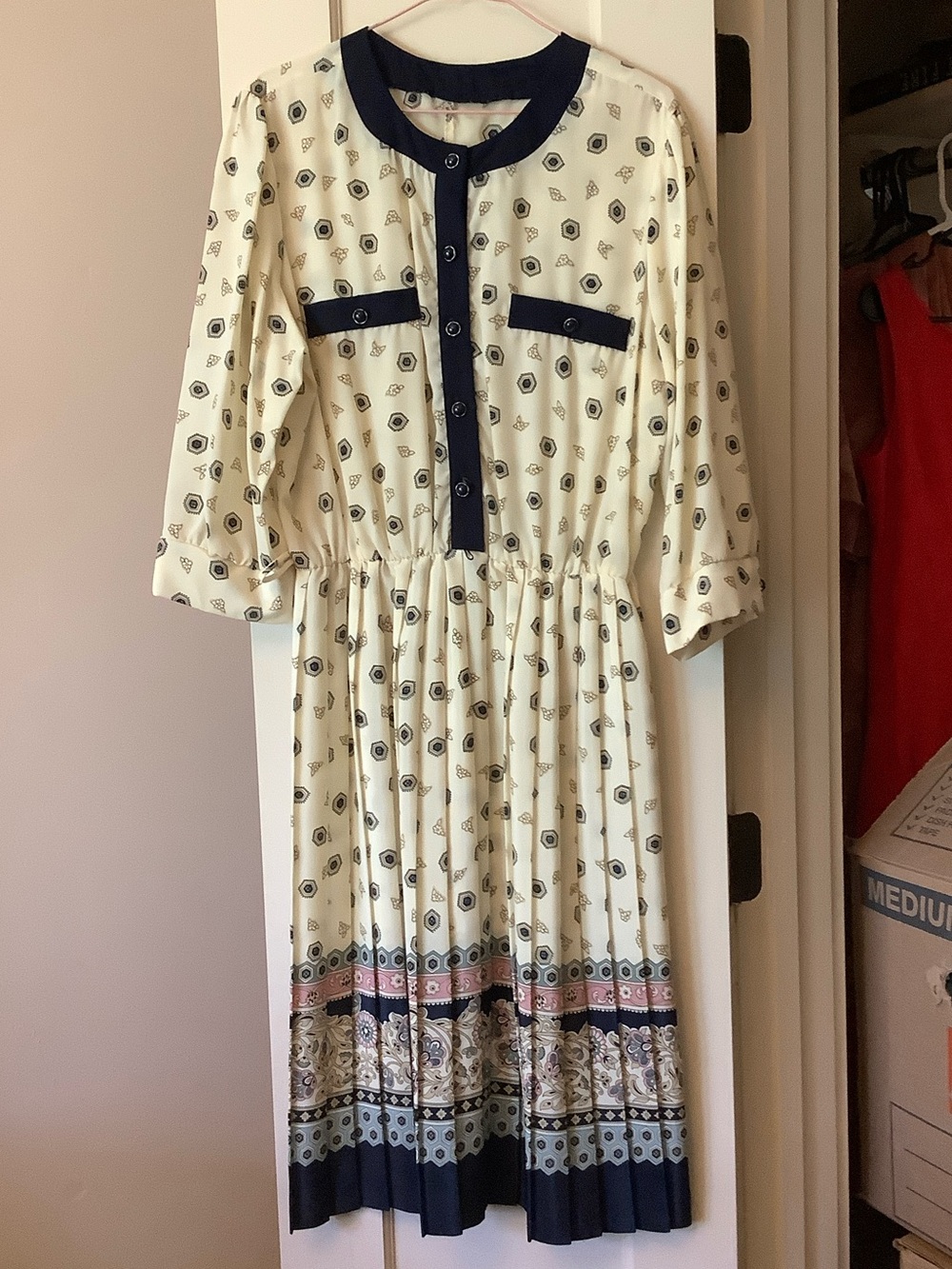 Vintage Retro Cream Printed Casual Midi Dress with Navy Trim - Picture 1 of 7